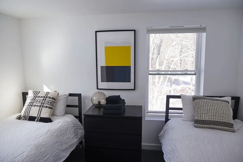 Twin bedroom